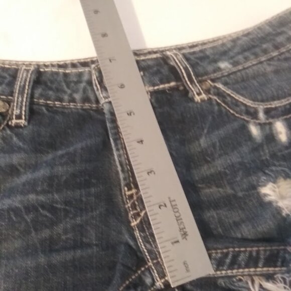 BKE women's size 26 distressed dark wash shorts - Picture 16 of 16